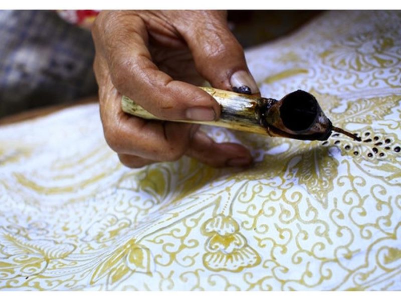 Seni Batik Yang Menjadi Harga Mahal Di Aplikasikan Ke Baju