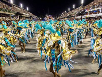 Budaya Brasil Menarikan Sebuah Tarian Bernama Samba