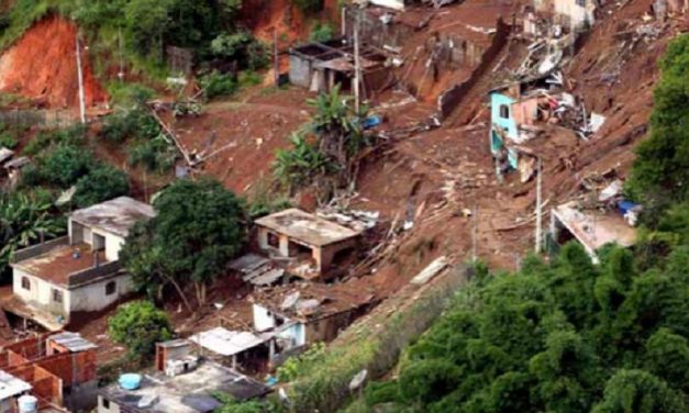 Bencana Longsor Yang Di Akibatkan Oleh Ulah Manusia