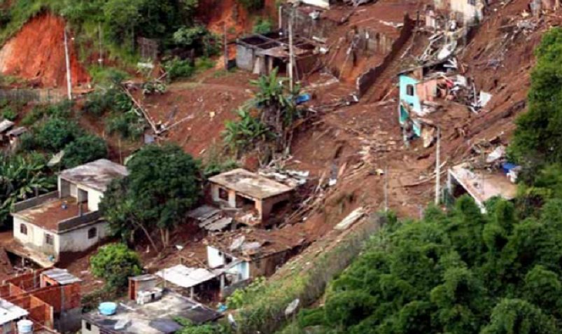 Bencana Longsor Yang Di Akibatkan Oleh Ulah Manusia