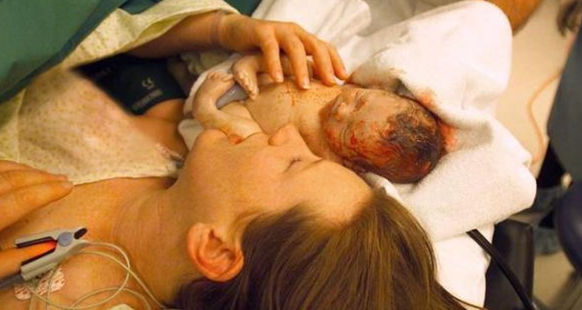 Penyebab Ibu Menggigil Usai Lahiran Versi Dokter Boyke