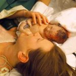 Penyebab Ibu Menggigil Usai Lahiran Versi Dokter Boyke