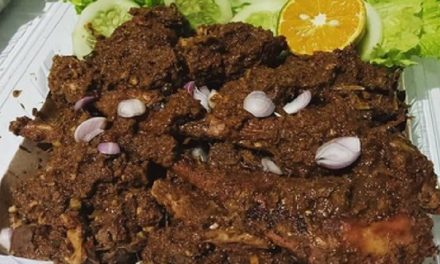 Hidangan Khas Batak Ayam Napinadar