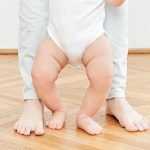 Kaki Anak Melengkung? Coba Cek Asupan Vitamin Dnya