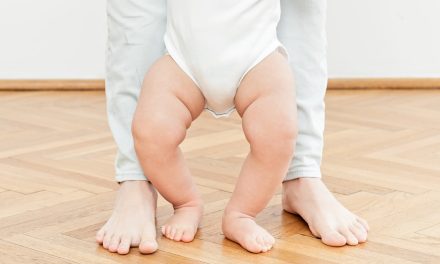 Kaki Anak Melengkung? Coba Cek Asupan Vitamin Dnya