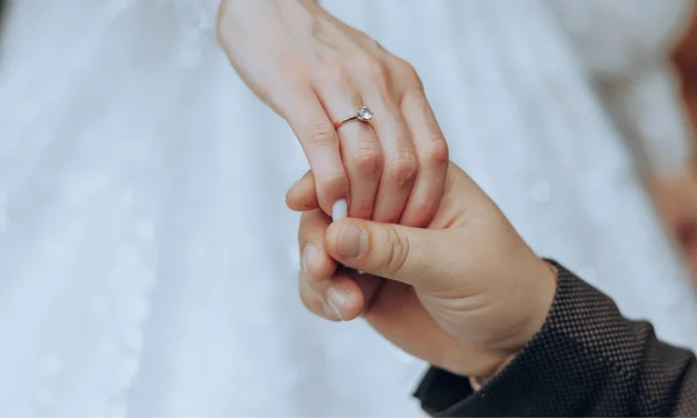 Nikah Dini: Benarkah Solusi Atau Sekadar Label Religi?