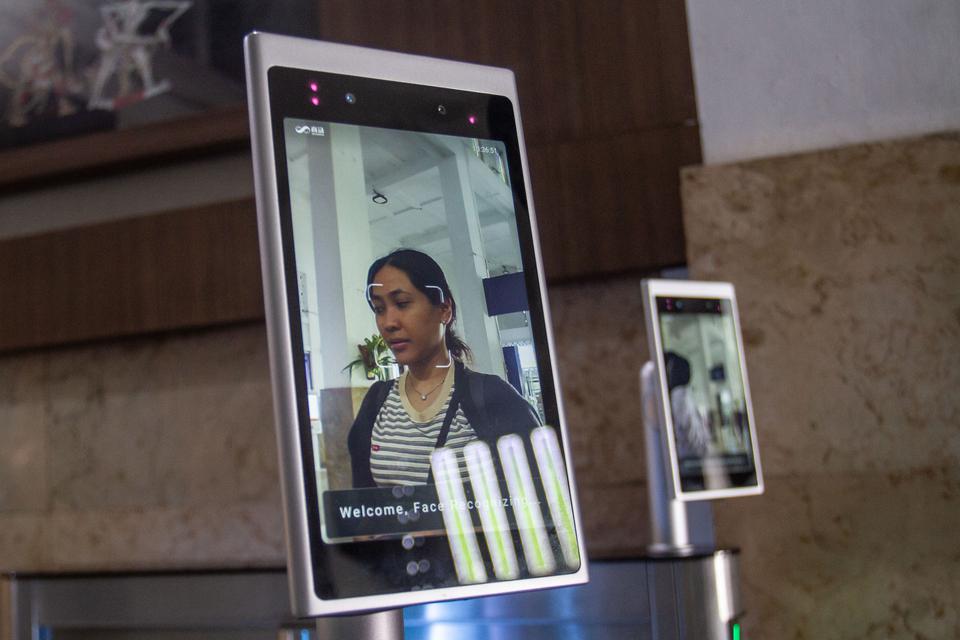 Tinggal Scan Wajah, SIM Card Langsung Beres!