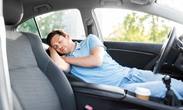 Nyawa Taruhannya! Ini Risiko Tidur Dalam Mobil Saat AC Hidup