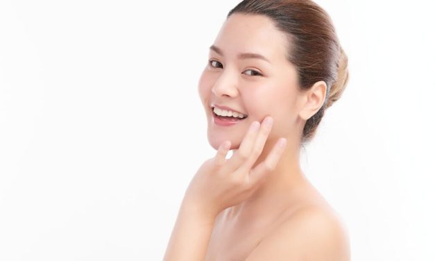Wajah Glowing Alami: Tips Mencerahkan Tanpa Bahan Kimia