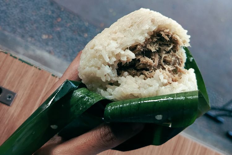 Lokal Banget! Thom Haye Ternyata Doyan Pisang Goreng