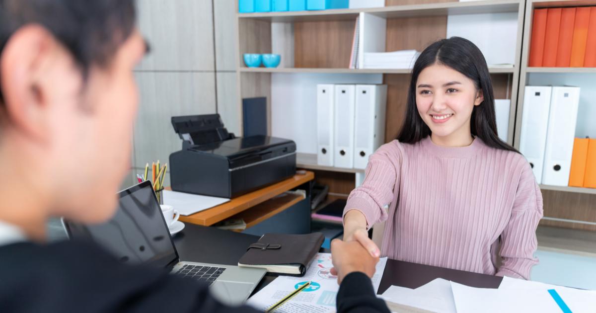 Trik Lolos Wawancara Kerja Buat Fresh Graduate