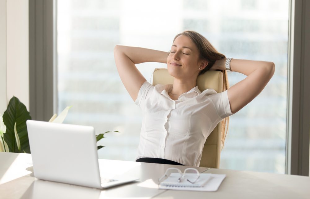 Kerja Anti Mumet: 3 Trik Biar Gak Stres Di Kantor
