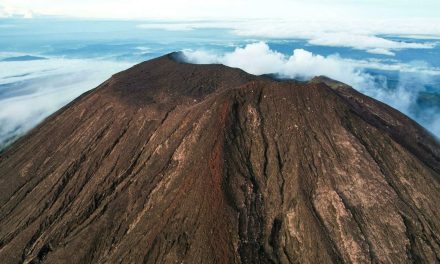 Menjelajah Keindahan Kaki Gunung Slamet