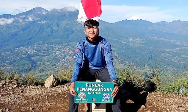 Tak Sekadar Hobi, Ini Keuntungan Mendaki Gunung
