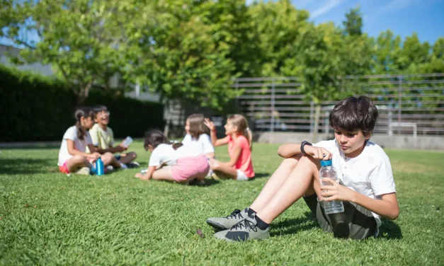 Cara Tepat Pahami Anak Introvert Tanpa Memaksa