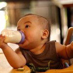 Trik Cerdik Bikin Anak Ketagihan Minum Susu